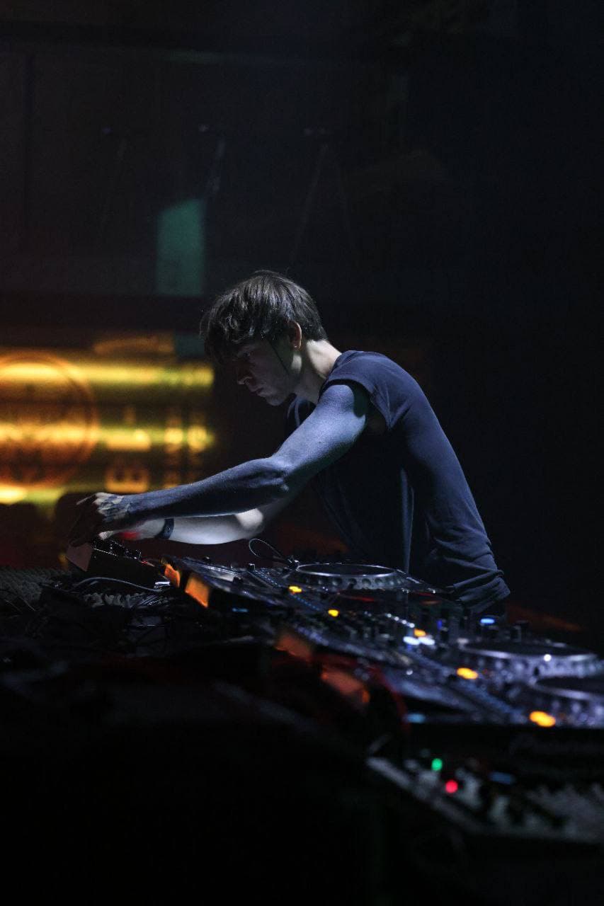 tut_toze - artist cover image