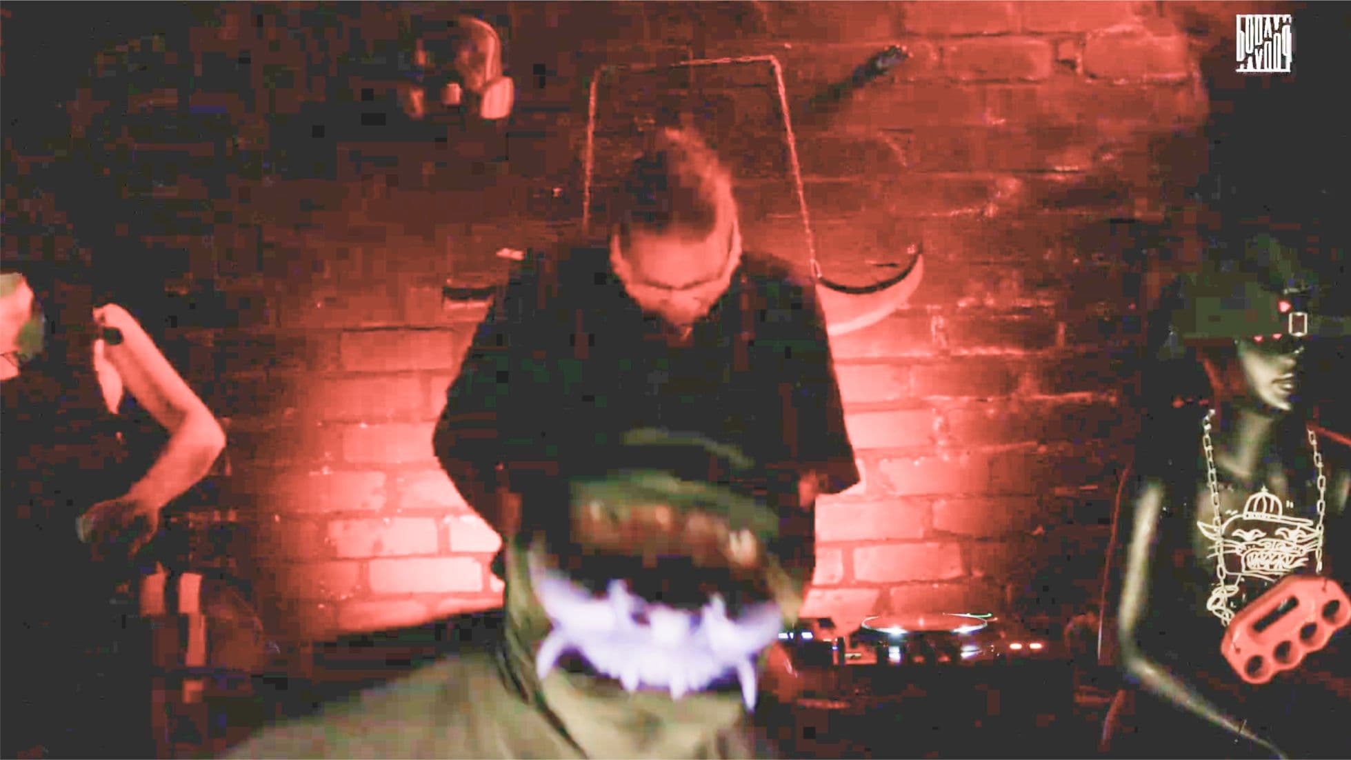 miniSET00: YourMoveton b2b TigerMort | Electropunk | Breakbeat - video cover image