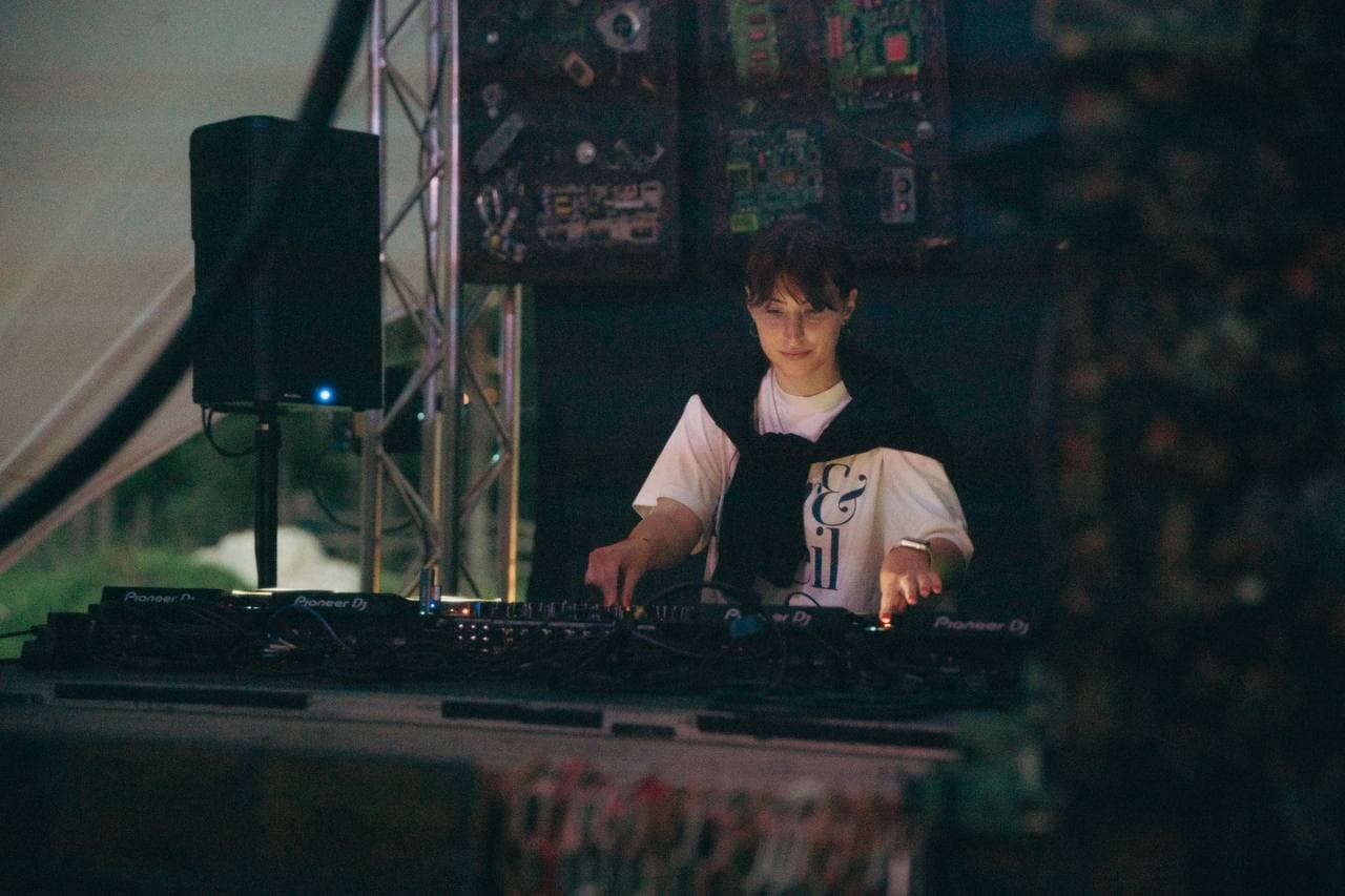 Unava - artist cover image